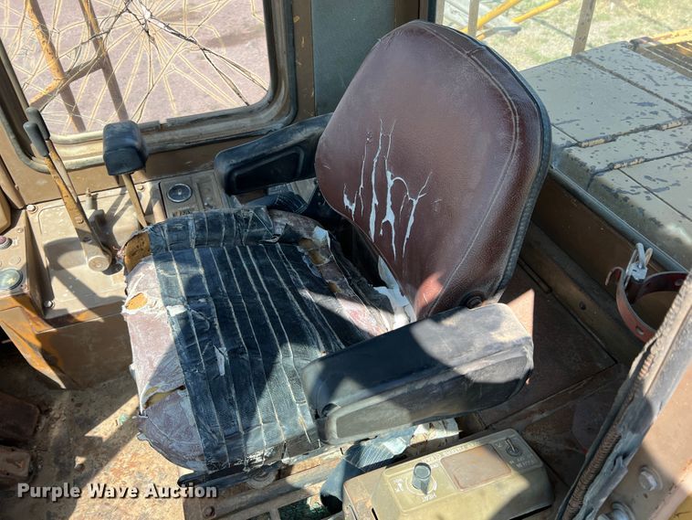 image for item DR1371 1983 Caterpillar 966D  wheel loader