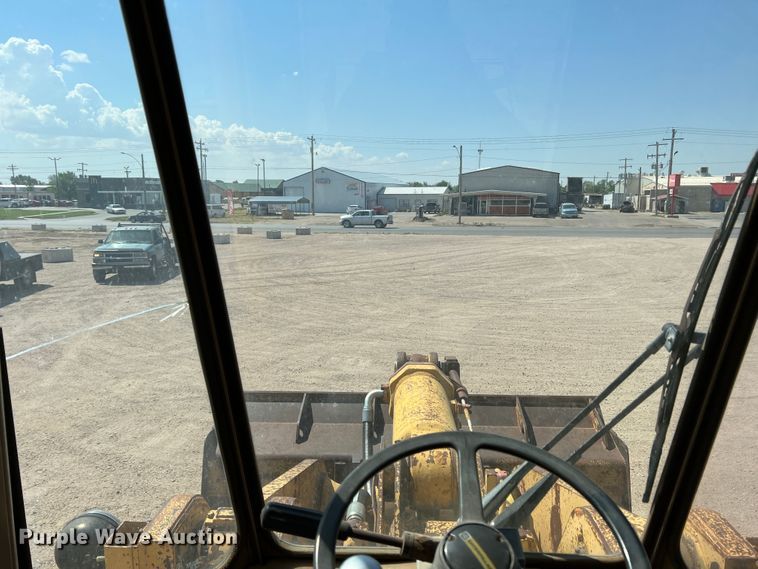 image for item DR1371 1983 Caterpillar 966D  wheel loader