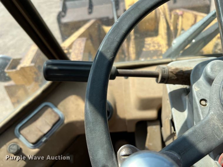 image for item DR1371 1983 Caterpillar 966D  wheel loader