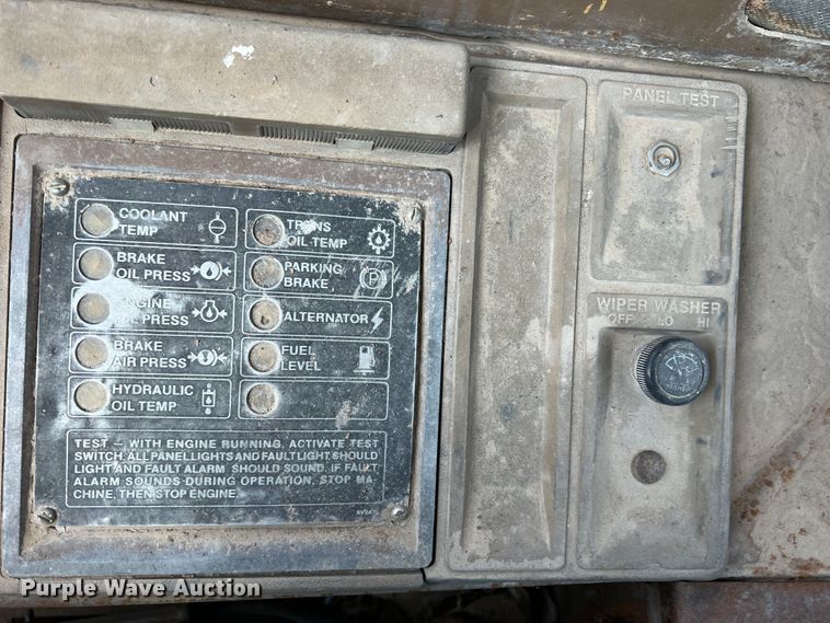 image for item DR1371 1983 Caterpillar 966D  wheel loader