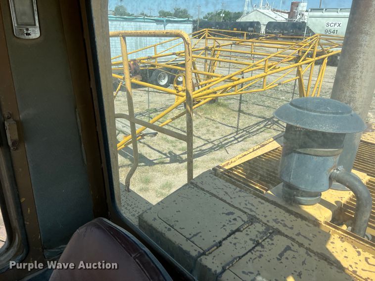 image for item DR1371 1983 Caterpillar 966D  wheel loader