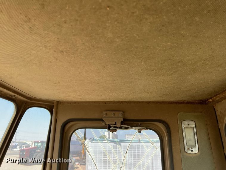 image for item DR1371 1983 Caterpillar 966D  wheel loader