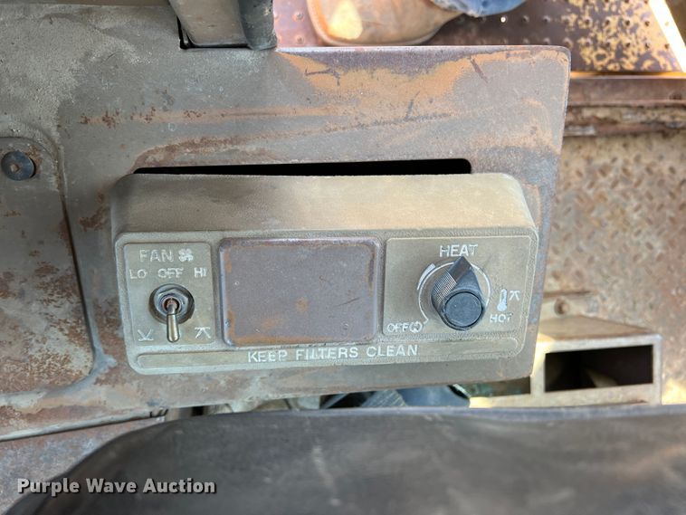 image for item DR1371 1983 Caterpillar 966D  wheel loader