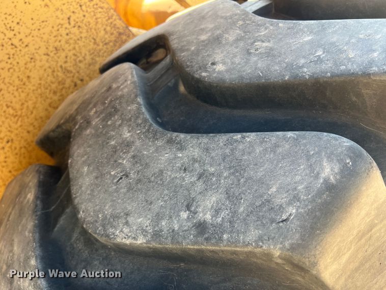 image for item DR1371 1983 Caterpillar 966D  wheel loader