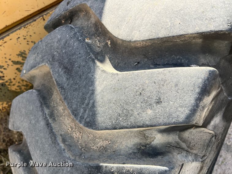 image for item DR1371 1983 Caterpillar 966D  wheel loader