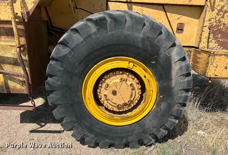 image for item DR1371 1983 Caterpillar 966D  wheel loader