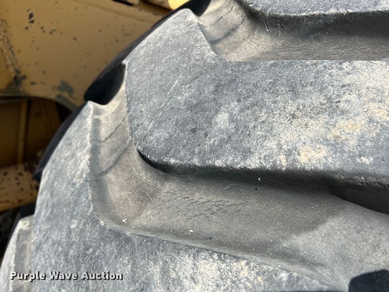 image for item DR1371 1983 Caterpillar 966D  wheel loader