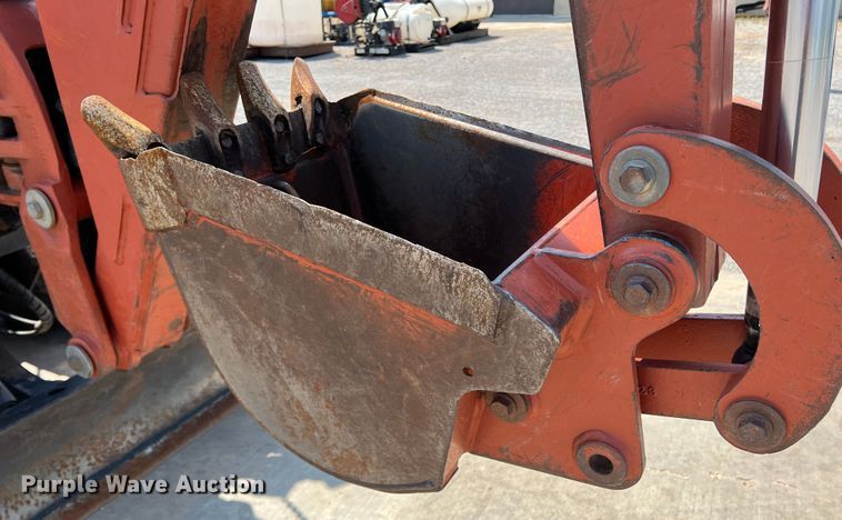 image for item DR1478 2006 Ditch Witch RT75  trencher