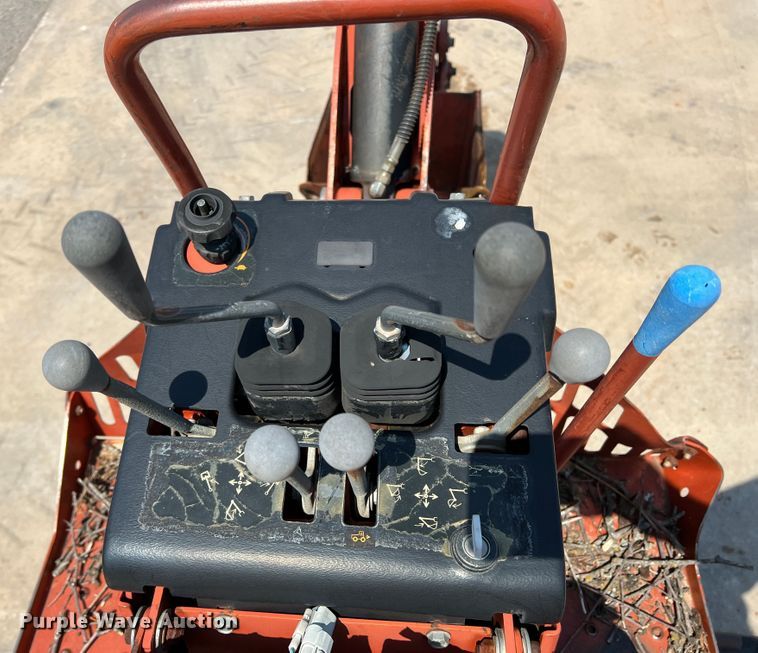 image for item DR1478 2006 Ditch Witch RT75  trencher