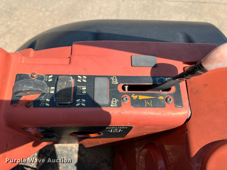 image for item DR1478 2006 Ditch Witch RT75  trencher