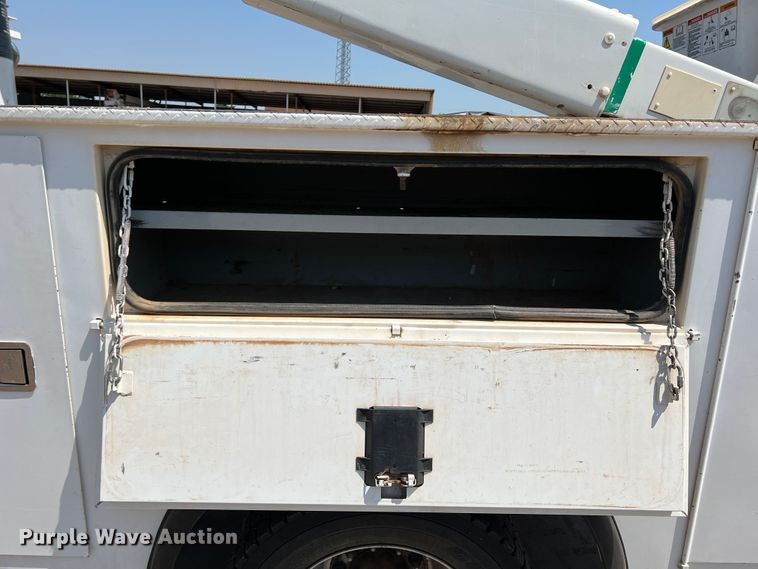 image for item DR1479 2017 Dodge Ram 5500HD  bucket truck