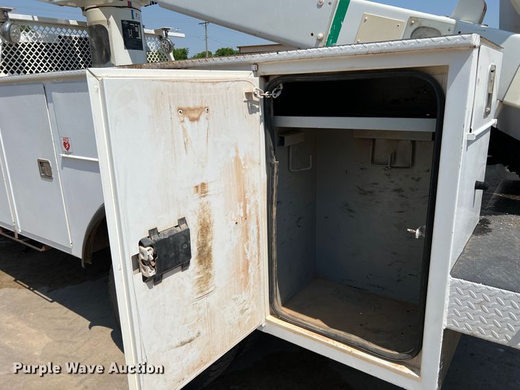 image for item DR1479 2017 Dodge Ram 5500HD  bucket truck