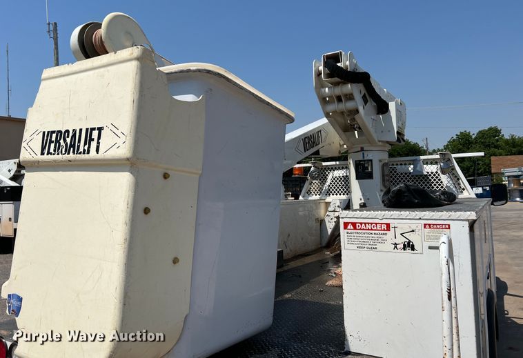image for item DR1479 2017 Dodge Ram 5500HD  bucket truck