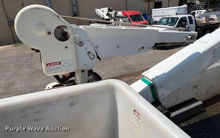 image for item DR1479 2017 Dodge Ram 5500HD  bucket truck