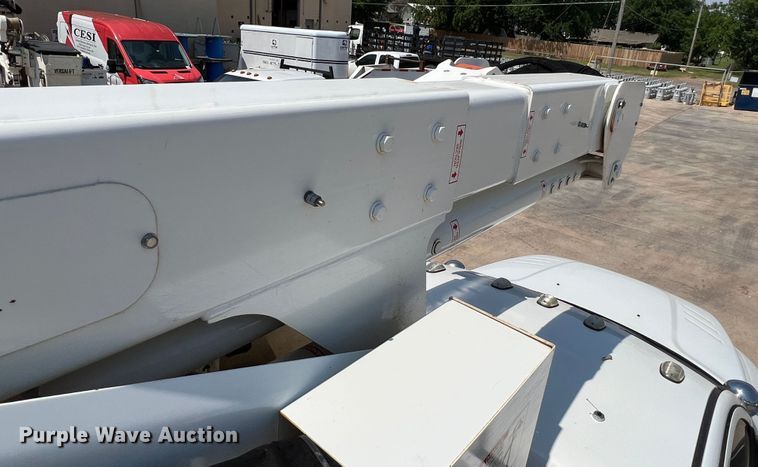 image for item DR1479 2017 Dodge Ram 5500HD  bucket truck