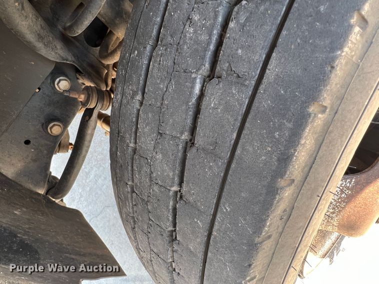 image for item DR1479 2017 Dodge Ram 5500HD  bucket truck