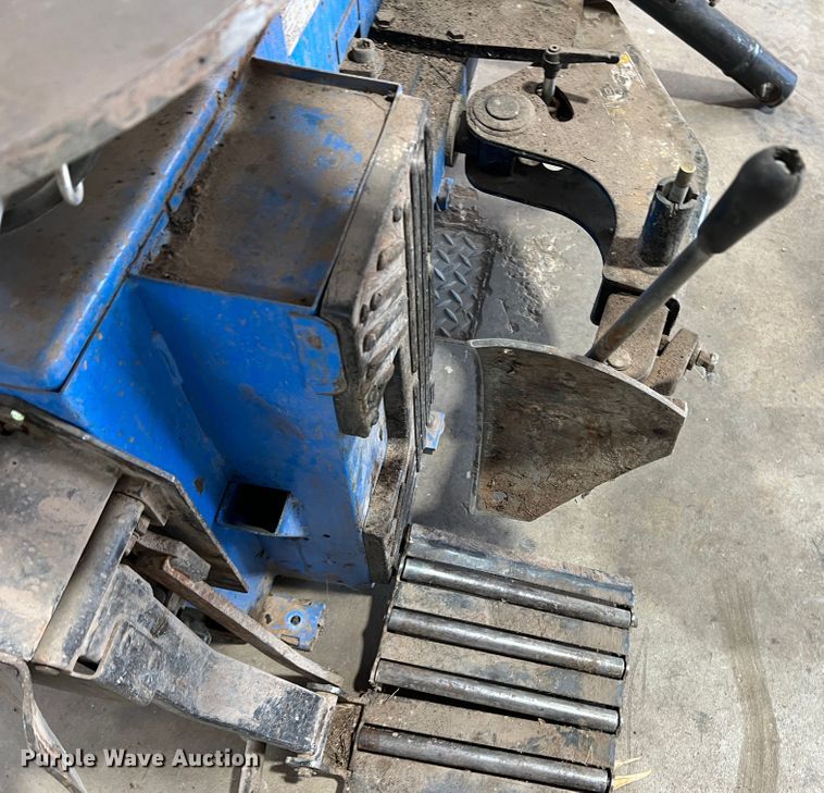 image for item DR1480 Hofmann Monty 1625B  rim clamp tire machine