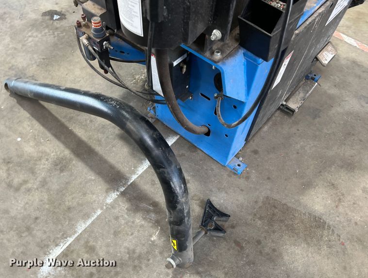 image for item DR1480 Hofmann Monty 1625B  rim clamp tire machine