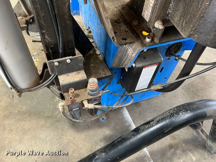 image for item DR1480 Hofmann Monty 1625B  rim clamp tire machine