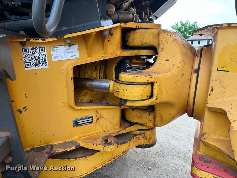 image for item DS7050 2011 Volvo A40F  haul truck