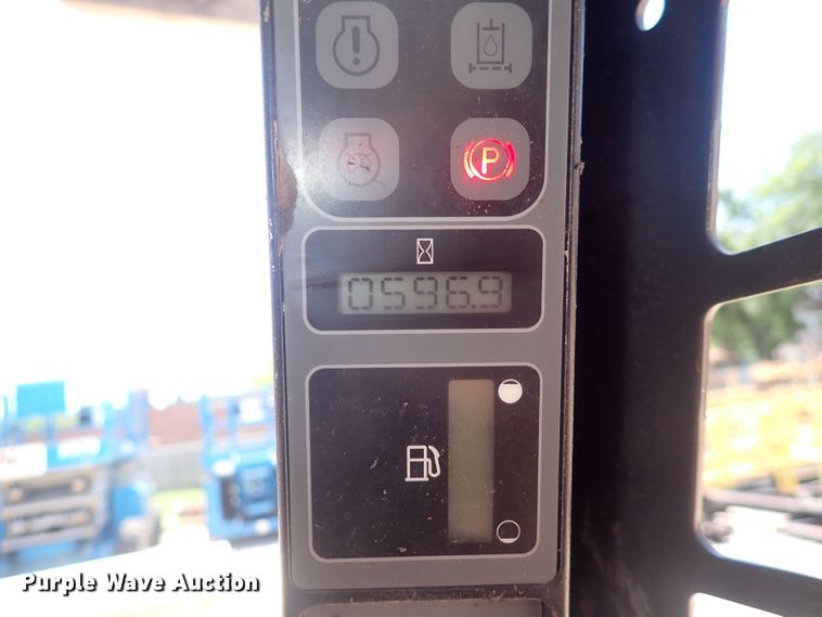 image for item DS7053 2008 Case 450  skid steer loader