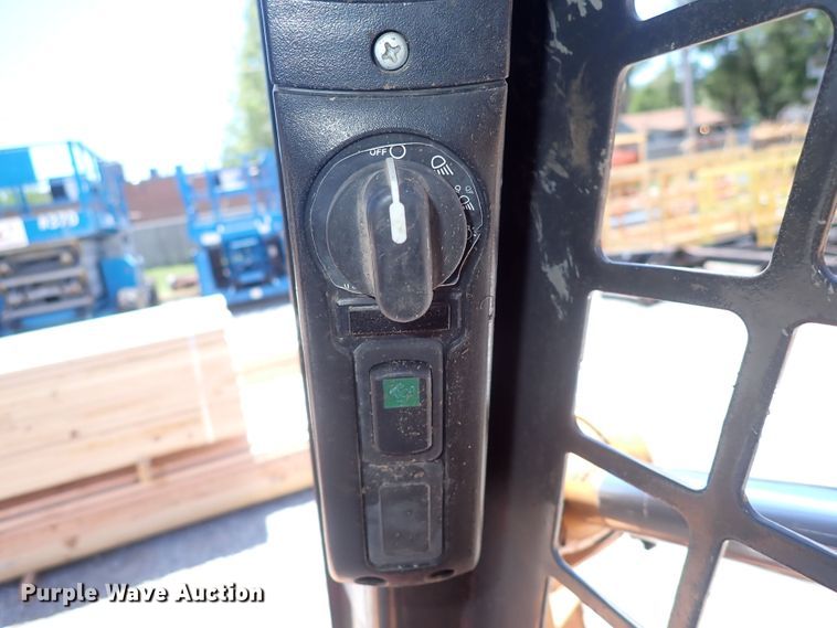 image for item DS7053 2008 Case 450  skid steer loader