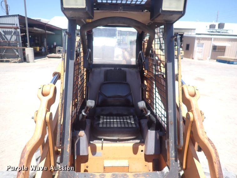 image for item DS7054 2004 Case 90XT  skid steer loader