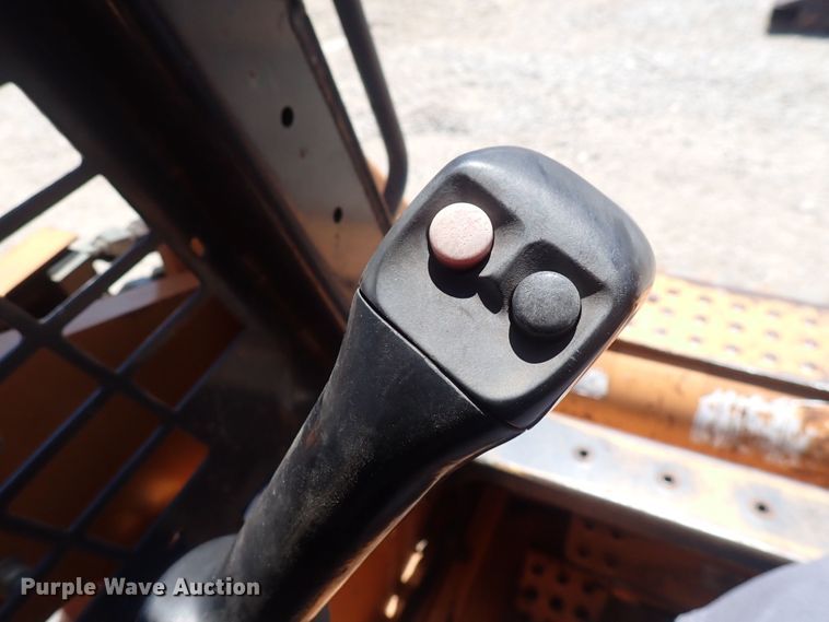 image for item DS7054 2004 Case 90XT  skid steer loader