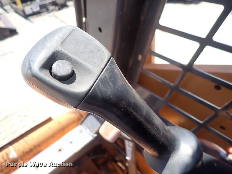 image for item DS7054 2004 Case 90XT  skid steer loader