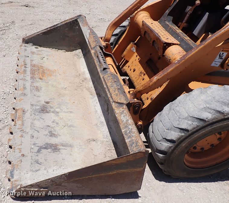 image for item DS7054 2004 Case 90XT  skid steer loader