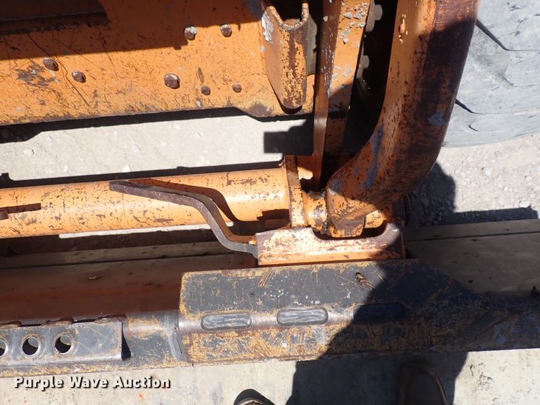 image for item DS7054 2004 Case 90XT  skid steer loader