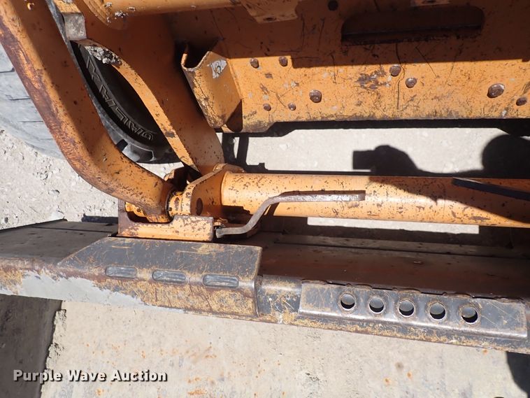 image for item DS7054 2004 Case 90XT  skid steer loader