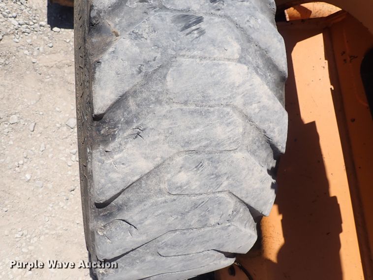 image for item DS7054 2004 Case 90XT  skid steer loader