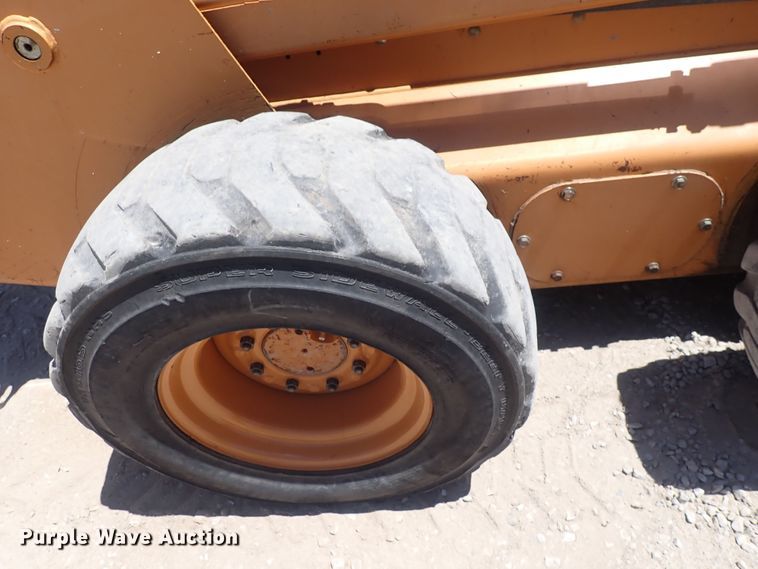 image for item DS7054 2004 Case 90XT  skid steer loader