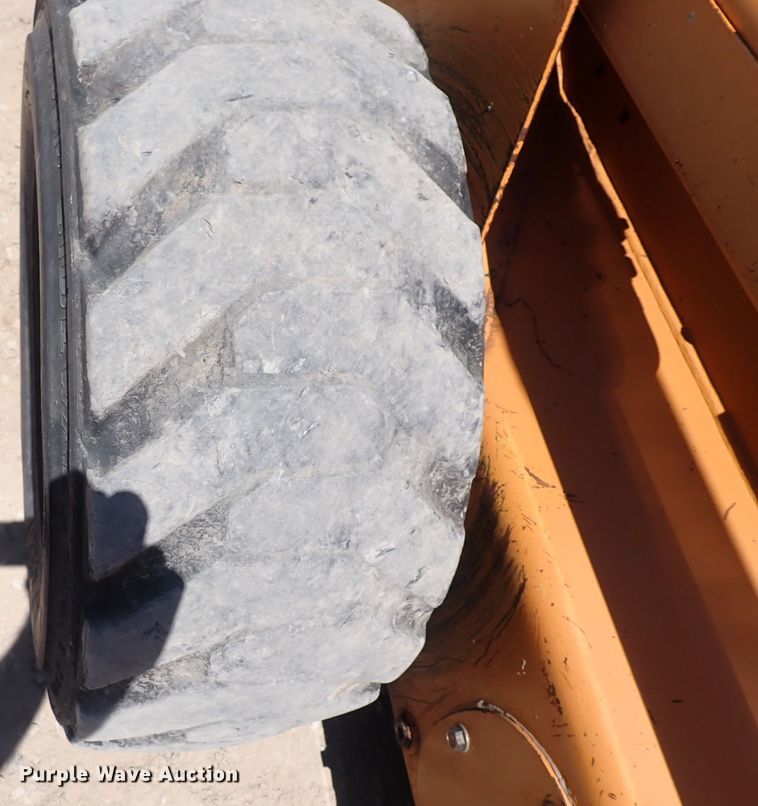 image for item DS7054 2004 Case 90XT  skid steer loader