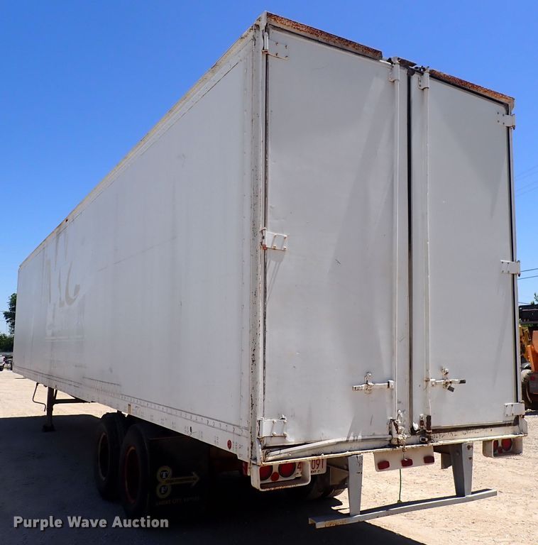 image for item DS7055 1984 Fruehauf  dry van trailer