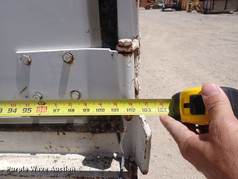 image for item DS7055 1984 Fruehauf  dry van trailer