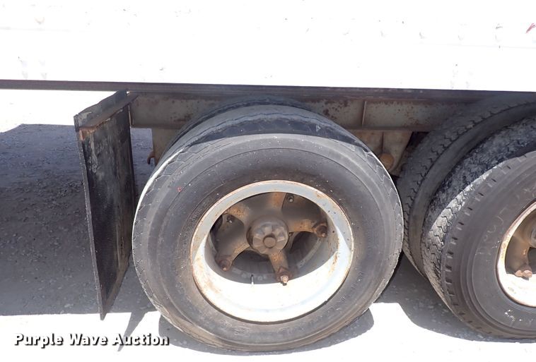 image for item DS7055 1984 Fruehauf  dry van trailer