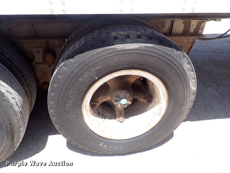 image for item DS7055 1984 Fruehauf  dry van trailer