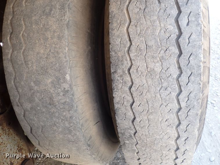 image for item DS7055 1984 Fruehauf  dry van trailer