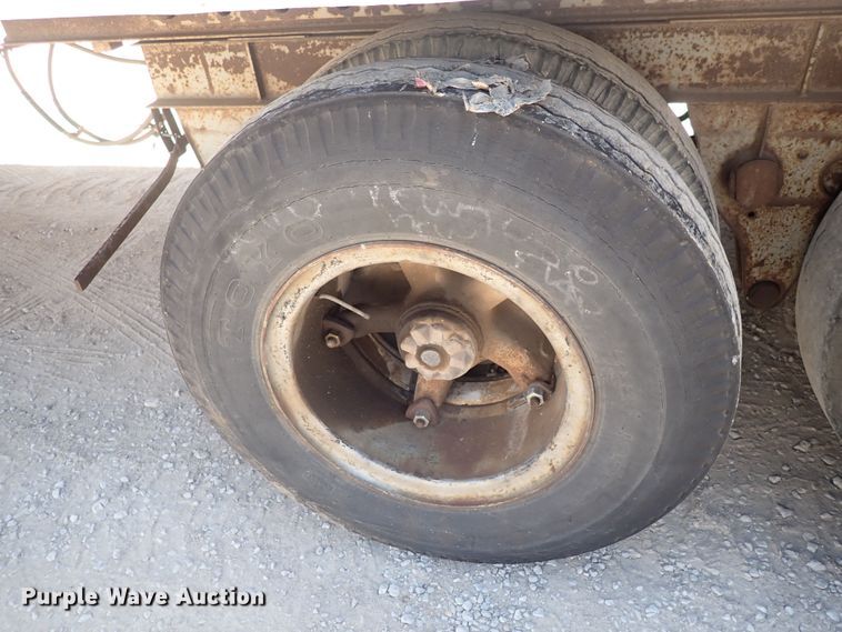 image for item DS7055 1984 Fruehauf  dry van trailer