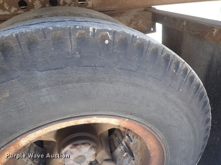 image for item DS7055 1984 Fruehauf  dry van trailer