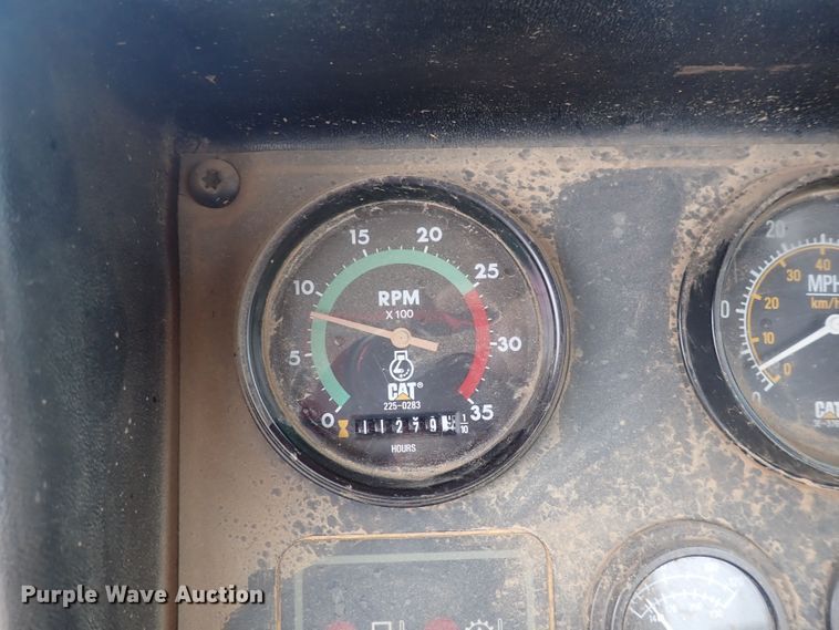 image for item DS7060 1998 Caterpillar 623F  elevating scraper