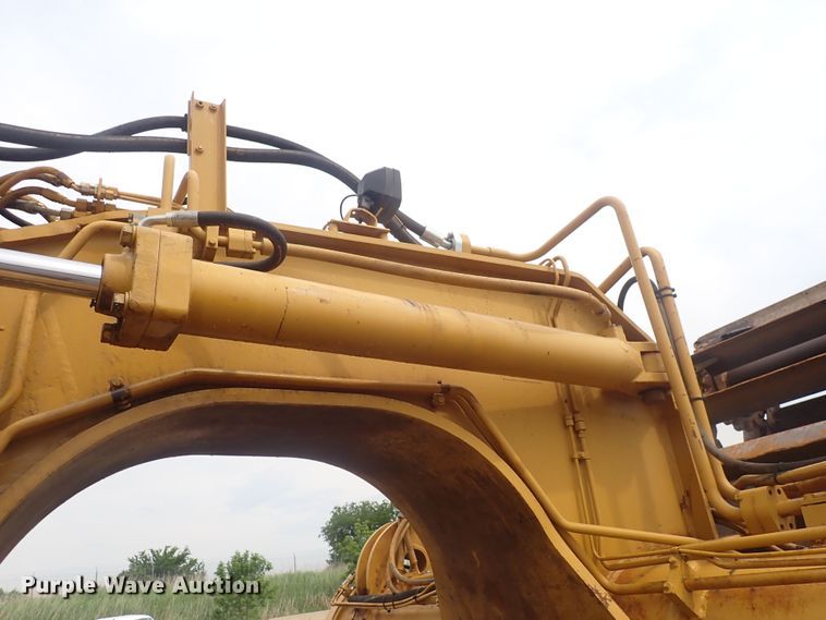 image for item DS7060 1998 Caterpillar 623F  elevating scraper