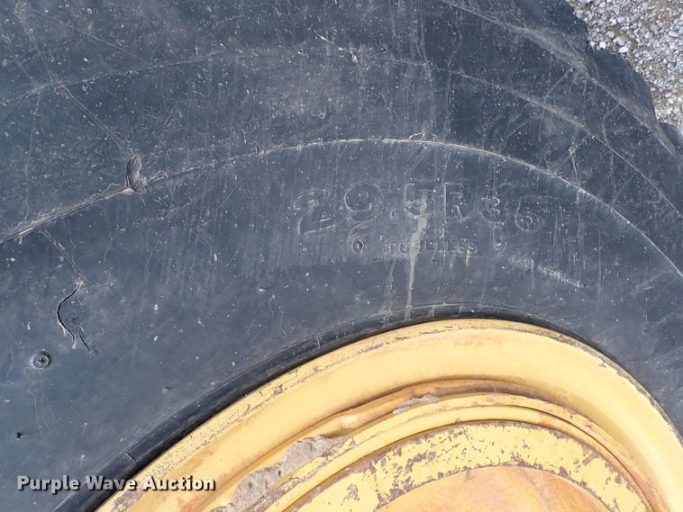 image for item DS7060 1998 Caterpillar 623F  elevating scraper