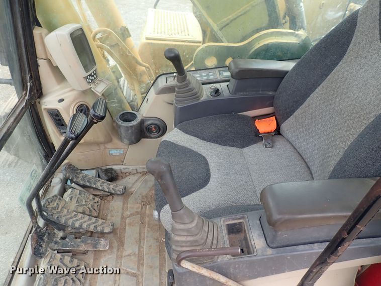 image for item DS7061 2004 Caterpillar 325CL  excavator