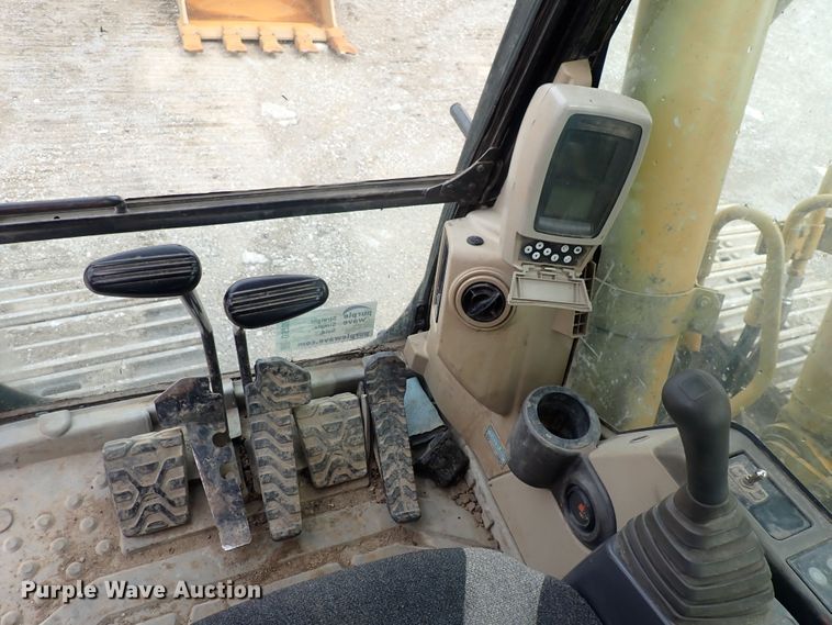 image for item DS7061 2004 Caterpillar 325CL  excavator