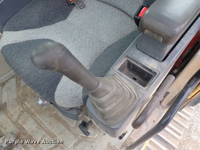 image for item DS7061 2004 Caterpillar 325CL  excavator