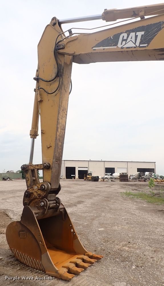 image for item DS7061 2004 Caterpillar 325CL  excavator