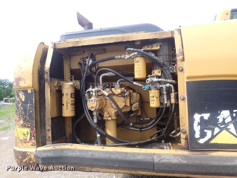 image for item DS7061 2004 Caterpillar 325CL  excavator